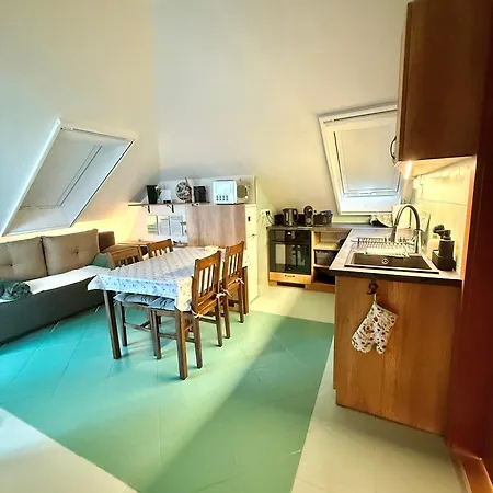 Sunset For 6 People, With Free Ac, Free Parking *