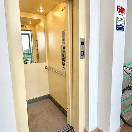 Sunset For 6 People, With Free Ac, Free Parking