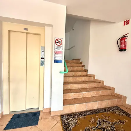 Sunset For 6 People, With Free Ac, Free Parking *