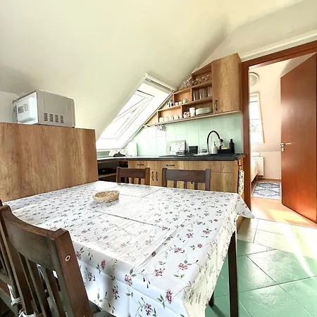 Sunset For 6 People, With Free Ac, Free Parking