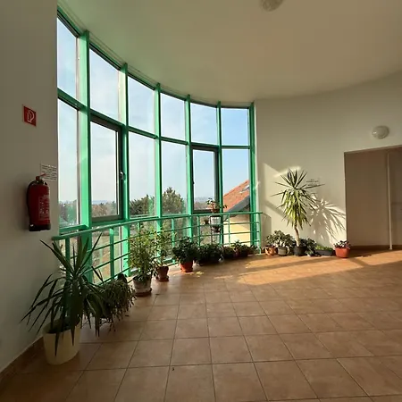 Sunset For 6 People, With Free Ac, Free Parking *