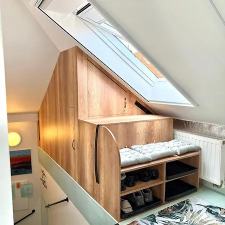Sunset For 6 People, With Free Ac, Free Parking *