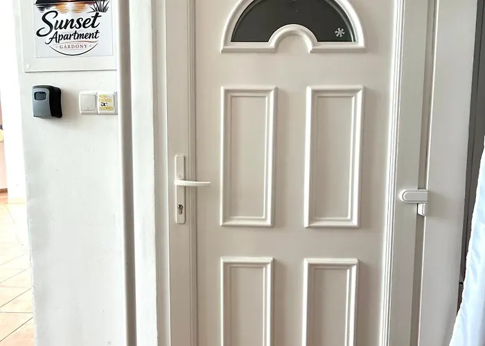 Sunset For 6 People, With Free Ac, Free Parking Apartmán
