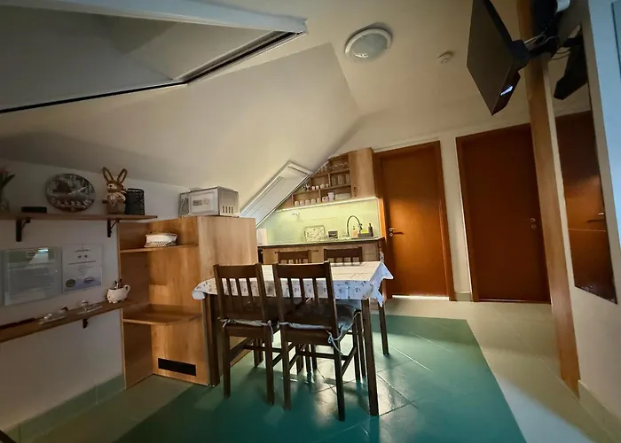 Sunset For 6 People, With Free Ac, Free Parking